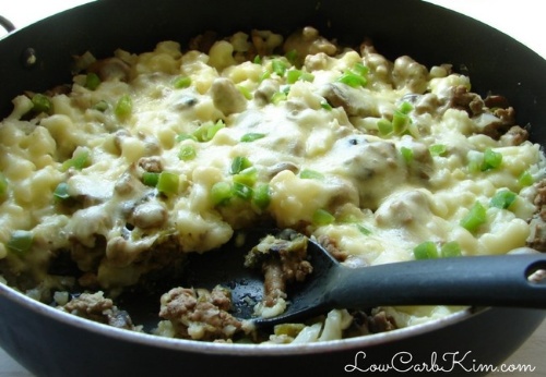 Looking for a fast meal? You can't go wrong with this keto Philly Cheesesteak Skillet.