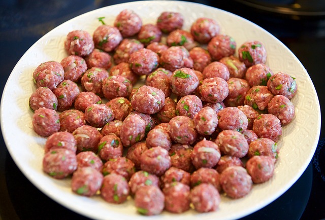 Looking for a quick keto meal? Keep some meatballs in the freezer and you can have supper ready in a flash!