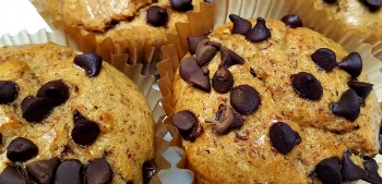 Try these delicious grab and go peanut butter chocolate chip muffins.