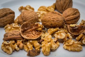 Check out the ultimate keto list of nuts and find out how many carbs are in 1 ounce of walnuts.