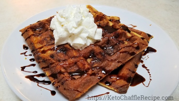 Lemon Chocolate Chip Chaffles have 3.1 net carbs #chaffles #chafflerecipe #ketochaffle #keto #ketogenic #ketorecipe #remakemyplate