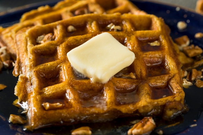 keto chaffle recipe makes a delicious bread and waffle replacement and only 1.1 net grams of carbs #chaffles #ketochaffles #chafflerecipes #ketogenic #ketorecipes #ketochafflerecipe