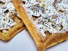 Everything Chaffle with cream cheese and everything seasoning mix #chaffles #keto #ketorecipes #remakemyplate