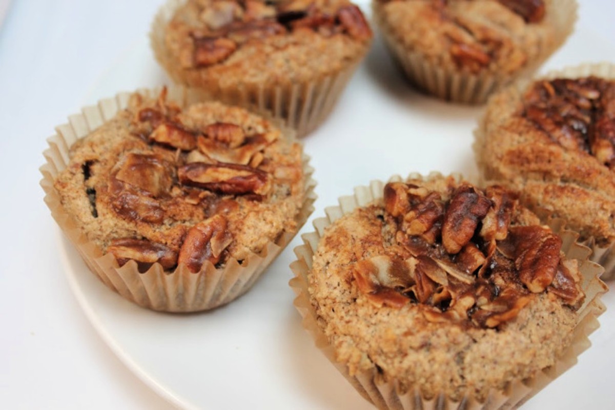 keto praline muffins on a plate