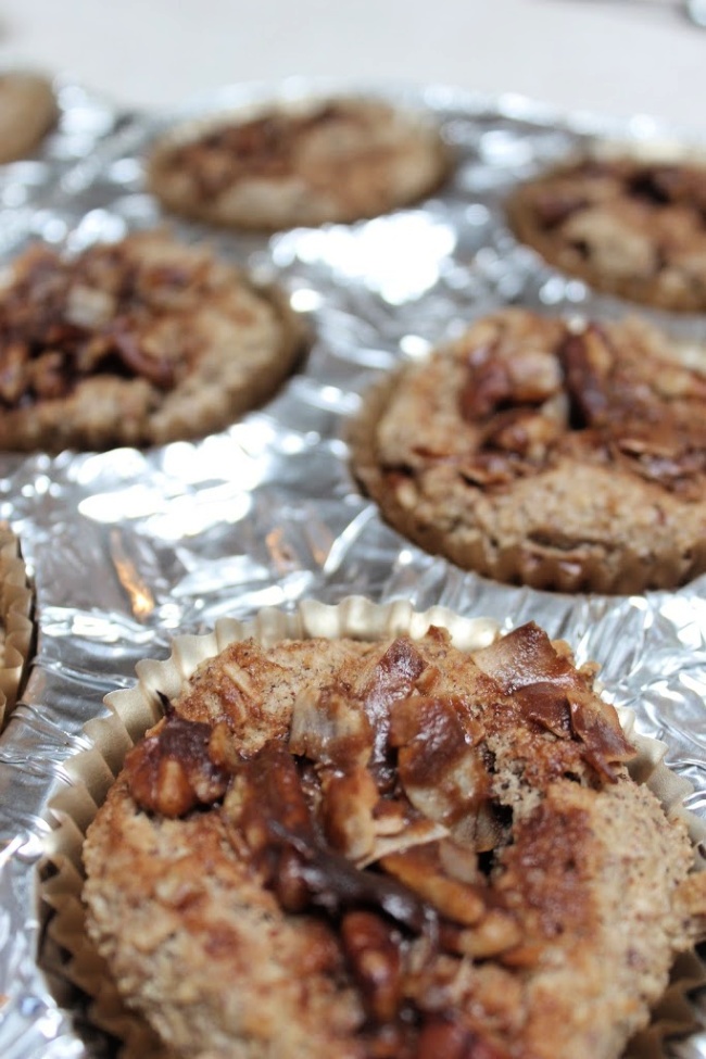keto praline cinnamon muffins #ketopralines #ketomuffins #ketorecipe #muffins #remakemyplate