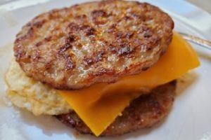 Easy Keto Breakfast Sandwich (Sandwich On The Go)