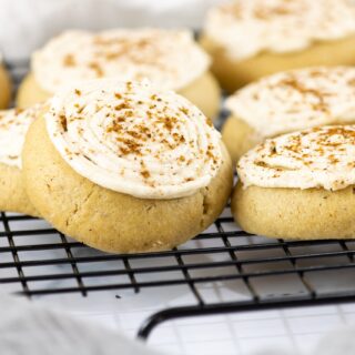 Cinnamon Roll Cookies19 scaled 1