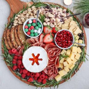christmas charcuterie board featured