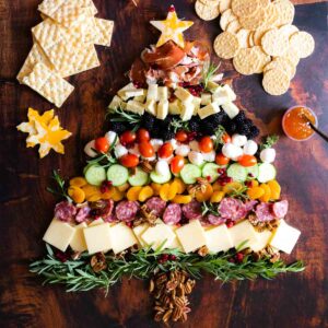 christmas tree charcuterie board 1