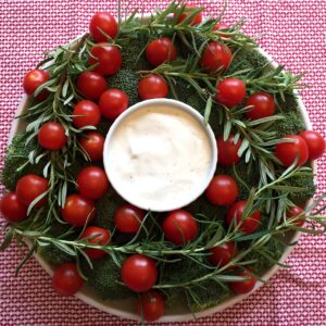 christmas wreath veggie platter2