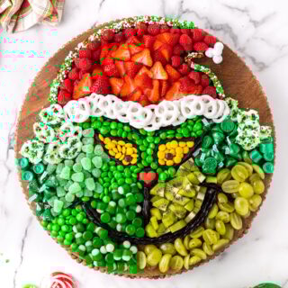 grinch charcuterie board 8