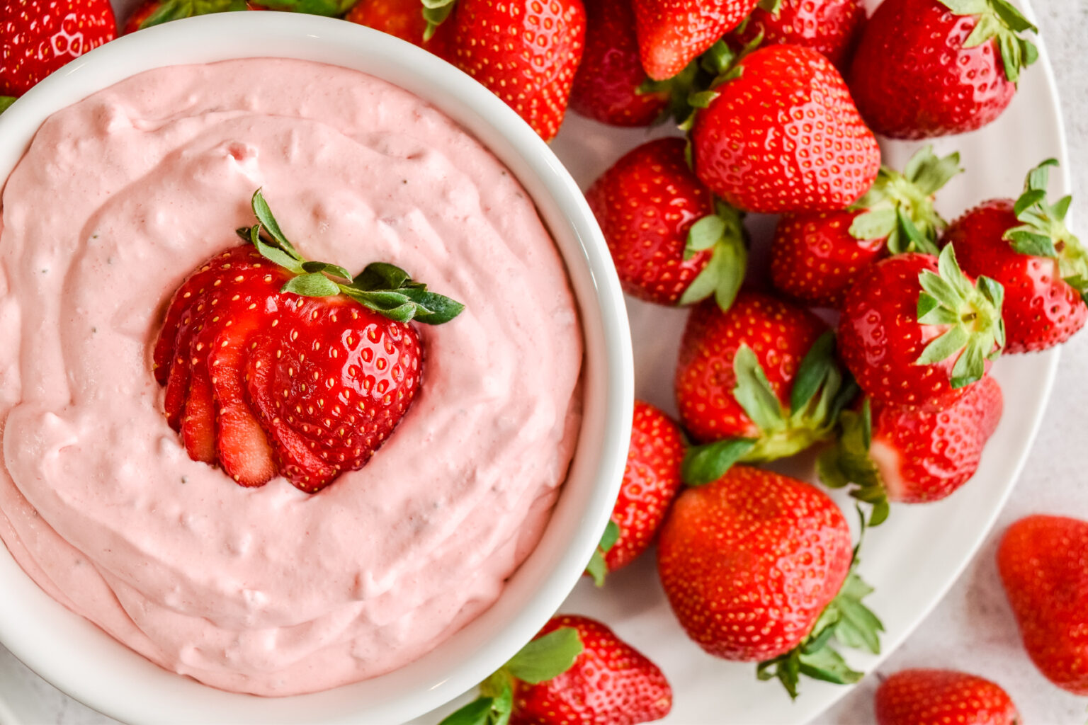 Easy Strawberry Fluff Recipe (Jello Salad Dessert) - Remake My Plate