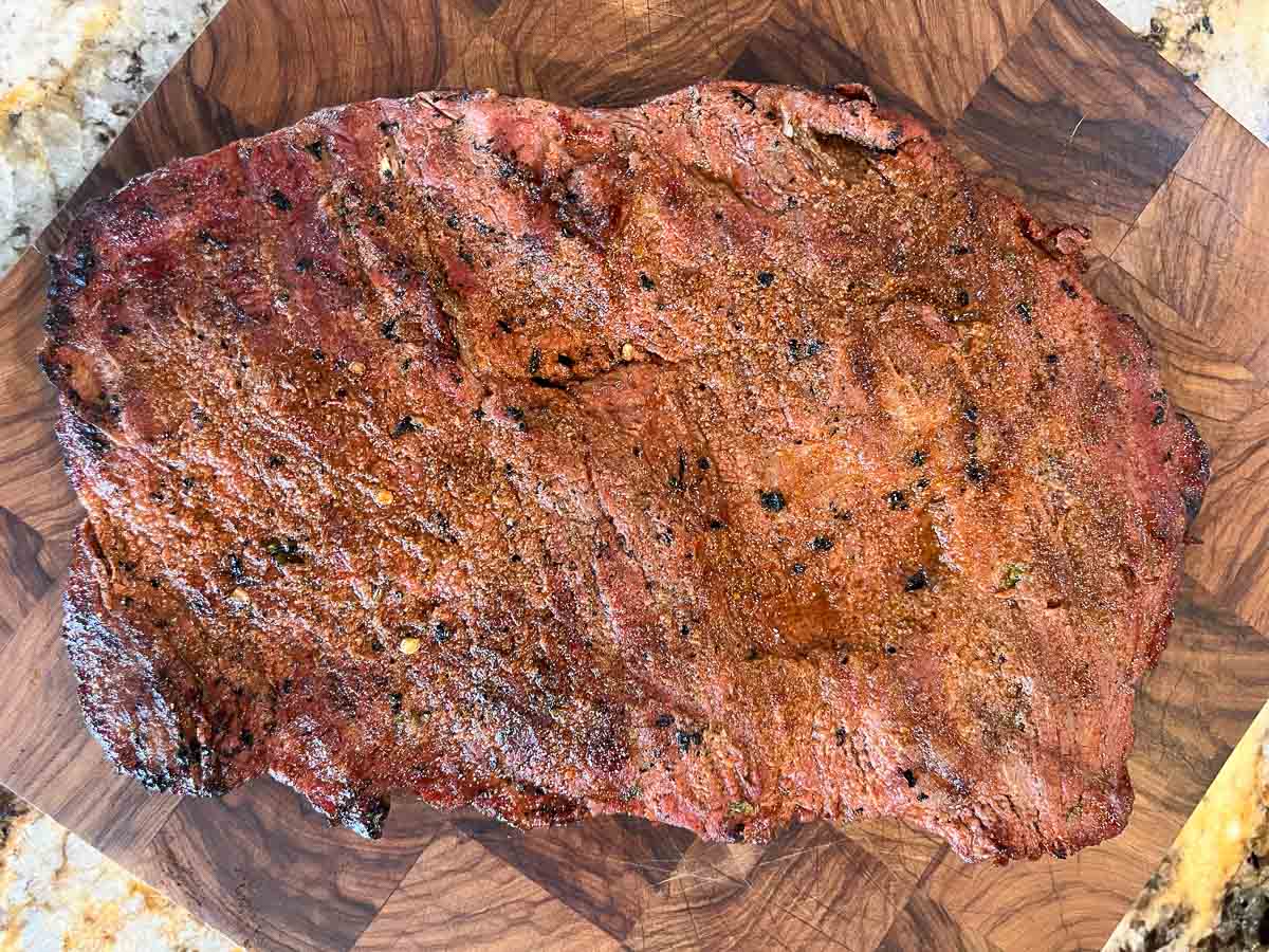 carne asada on a cuttig board