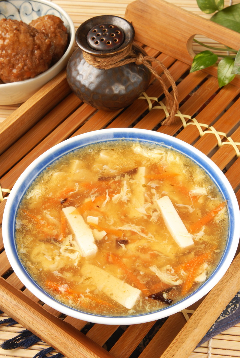 bowl of chicken hot and sour soup