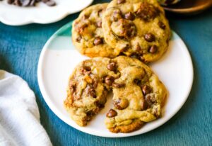 Snickers Chocolate Chip Cookies 2 scaled 1