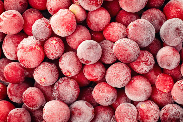 How To Freeze Cranberries (Easy Freezing Tips)