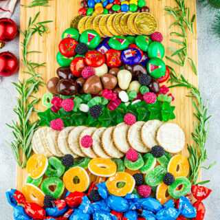 Christmas Candy Charcuterie Board 4 of 9