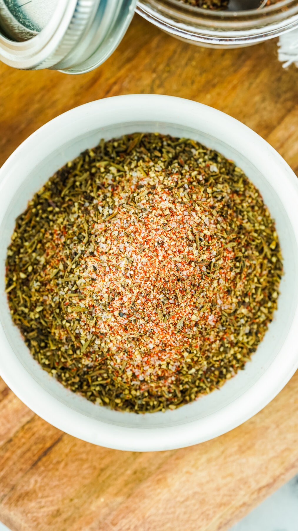 close up of steak seasoning in a small bowl 