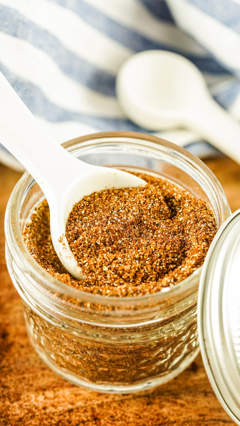 blend of ingredients in a jar to make homemade chili seasoning mix